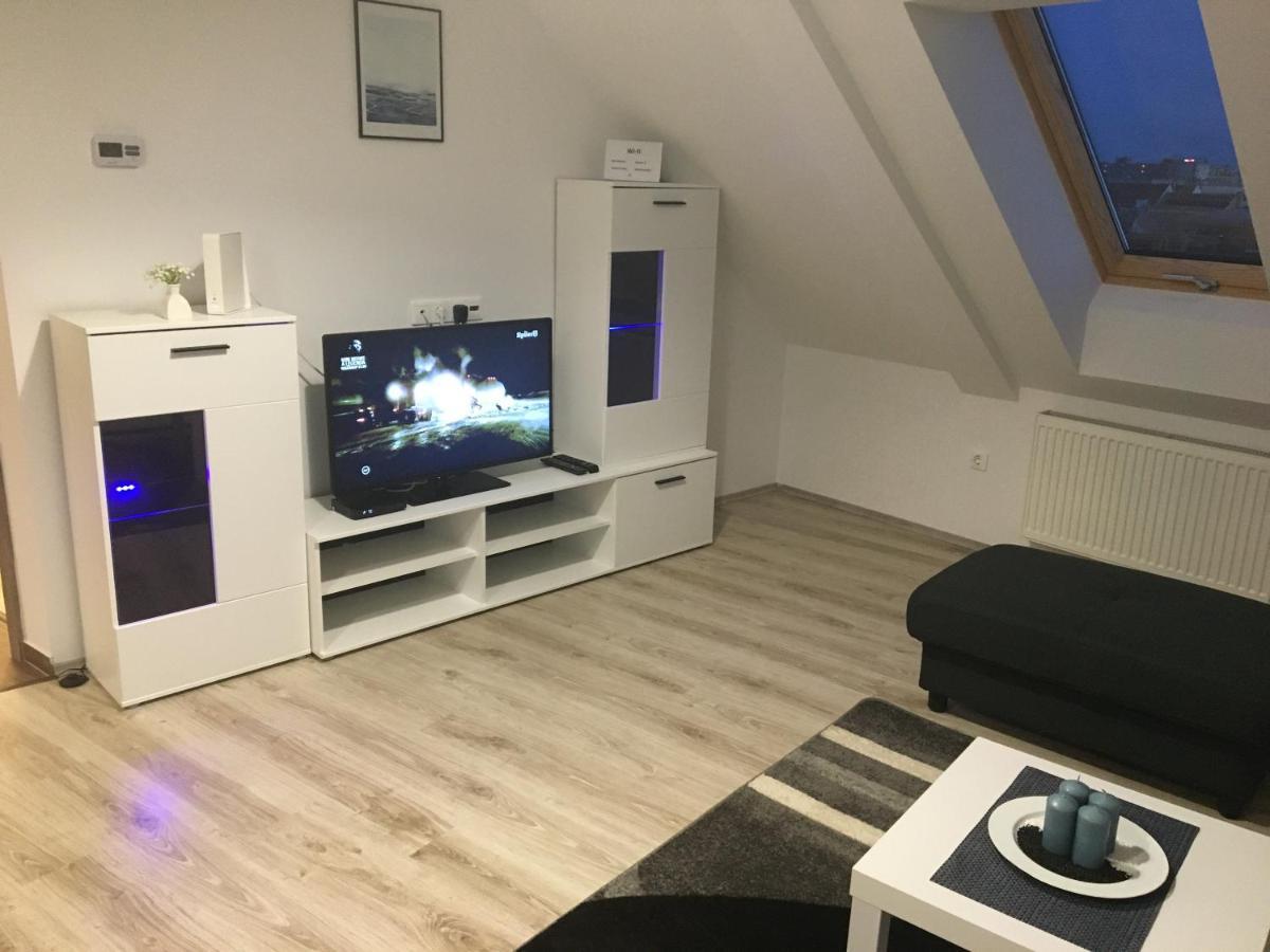 Apartment Queen